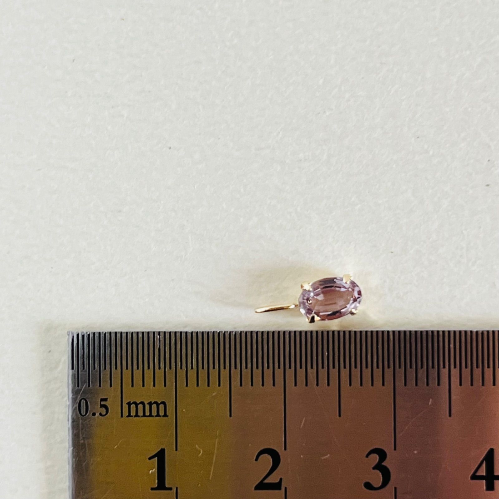 K18 天然石ラベンダースピネル pear ペンダントトップ チャーム希少4×6 K18 天然石ラベンダースピネル pear ペンダントトップ チャーム