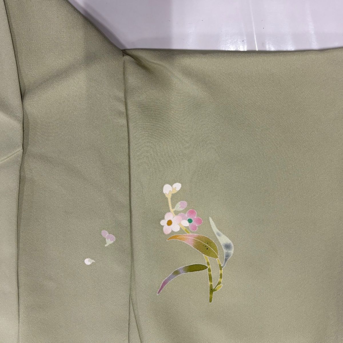 ★専用★未使用品 小紋 グリーンベージュ 桜花 身丈163cm裄丈70cm正絹 未使用品 小紋 グリーンベージュ 桜花 縮緬地 身丈163cm裄丈70cm正絹