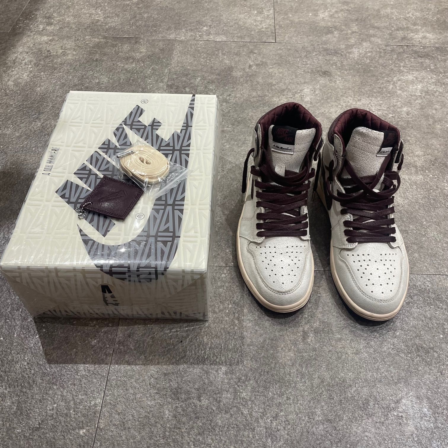 NIKE A Ma Maniere AIR JORDAN 1 RETRO HIGH OG DO7097-100 コラボ ジョーダン1 スニーカー  アママニエール ナイキ 27.5cm 62934A - メルカリ