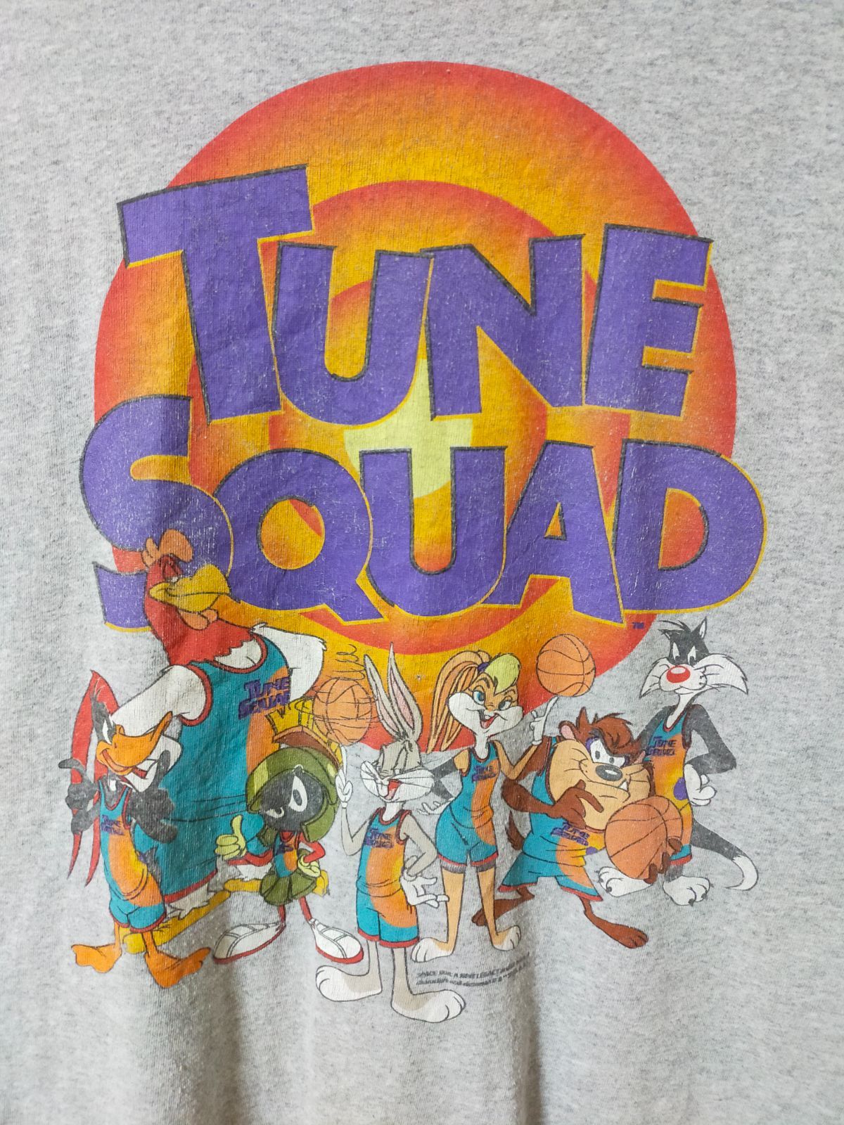 【082】 ルーニー・テューンズ スペース・ジャム バスケットボールTune Squad ロゴ プリント ビッグ Tシャツ