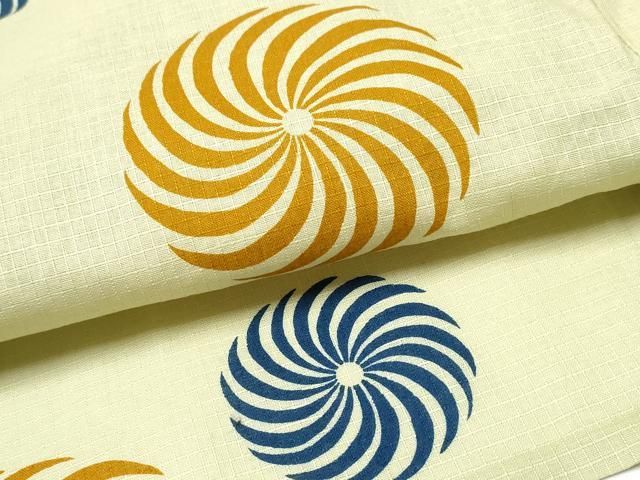 綿紅梅 捻じ菊文