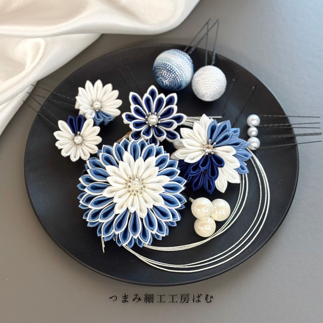 1900年製のイギリス・ロンドンの純銀蓋付きカットガラス容器 英国