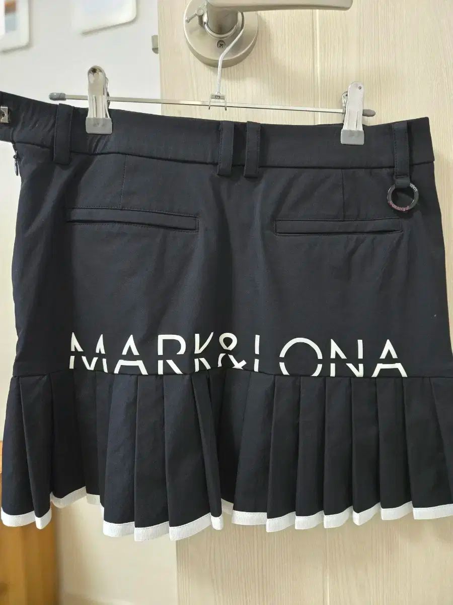 LONA マークアンドロナ
