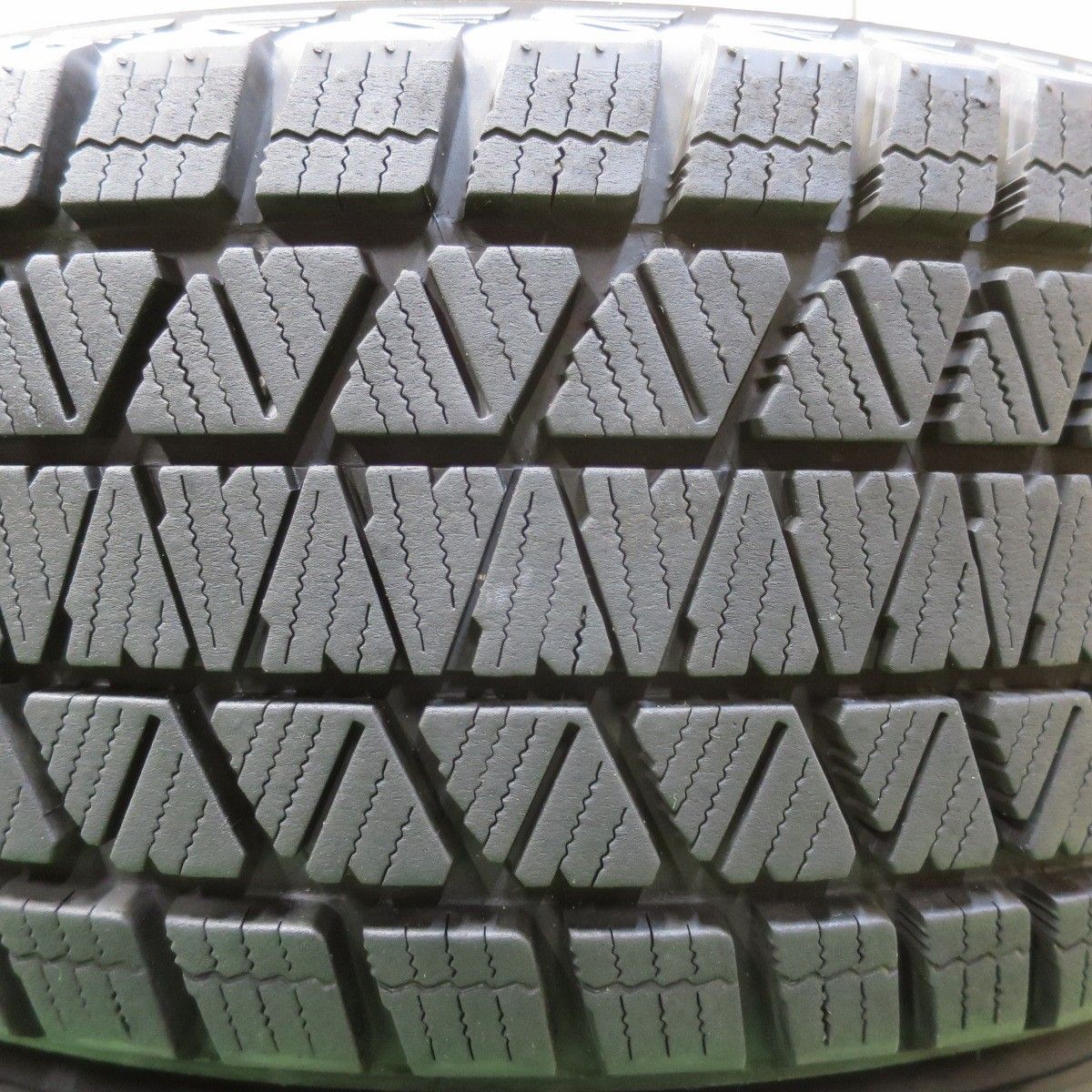 送料無料] バリ溝！21年！9.5分☆スタッドレス 225/65R17 ブリヂストン 