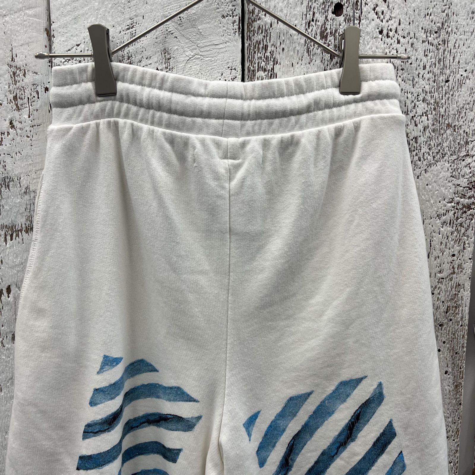 Off-White オフホワイト バックバイアスロゴプリントカットオフ Off-White オフホワイト バックバイアスロゴプリントカットオフ
