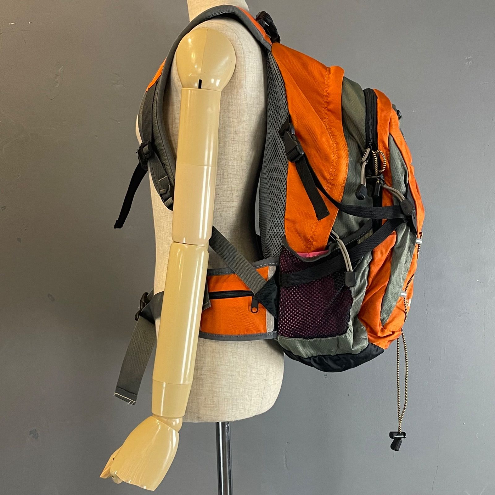 THE NORTH FACE GAIA28 Daypack Orange ザノースフェイス デイパック バックパック リュック 刺繍 オレンジ