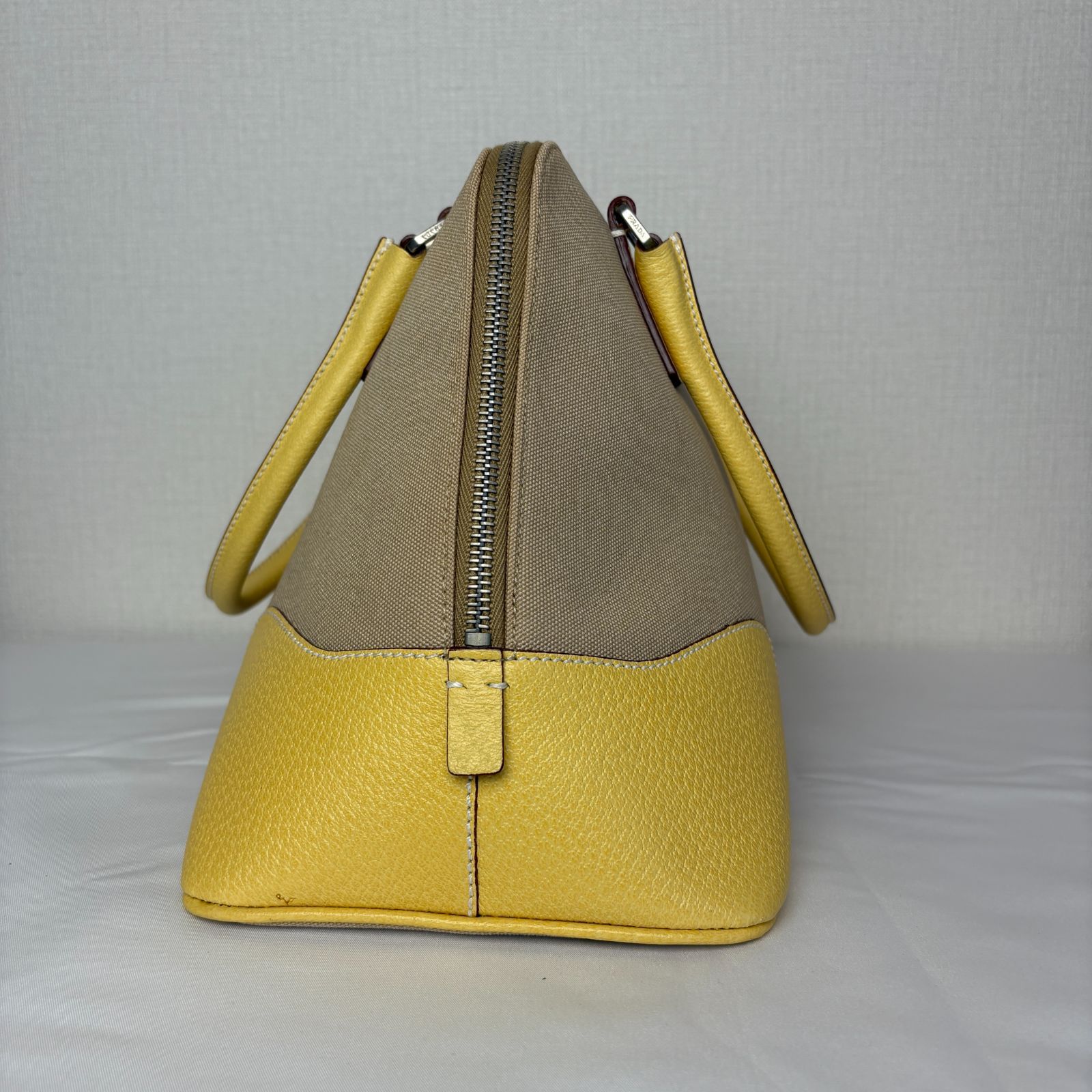 PRADA/プラダ】トライアングルロゴ レザー キャンバス