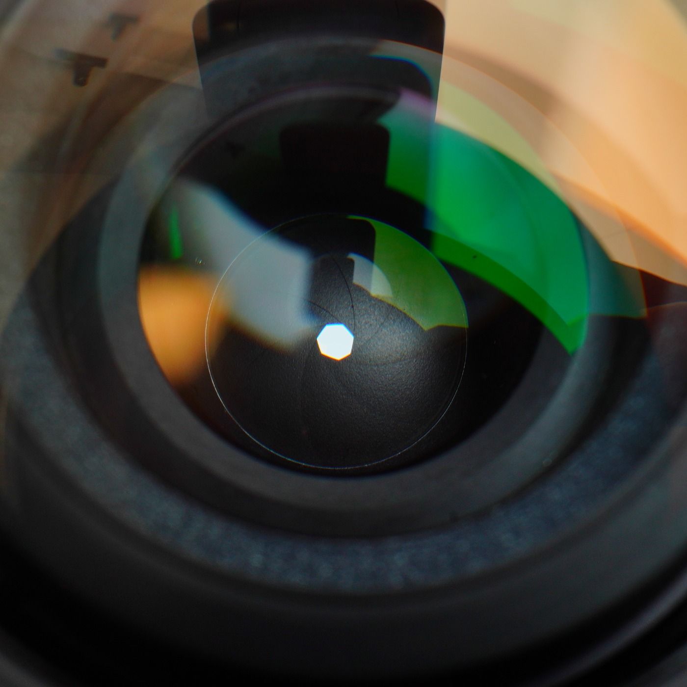 NIkon