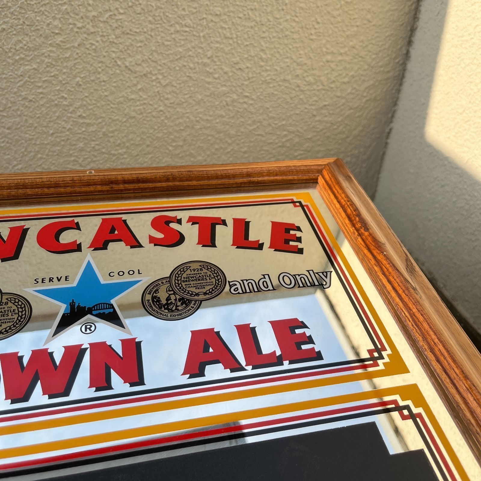 希少 NEWCASTEL BROWN ALE パブミラー 鏡 - 鏡