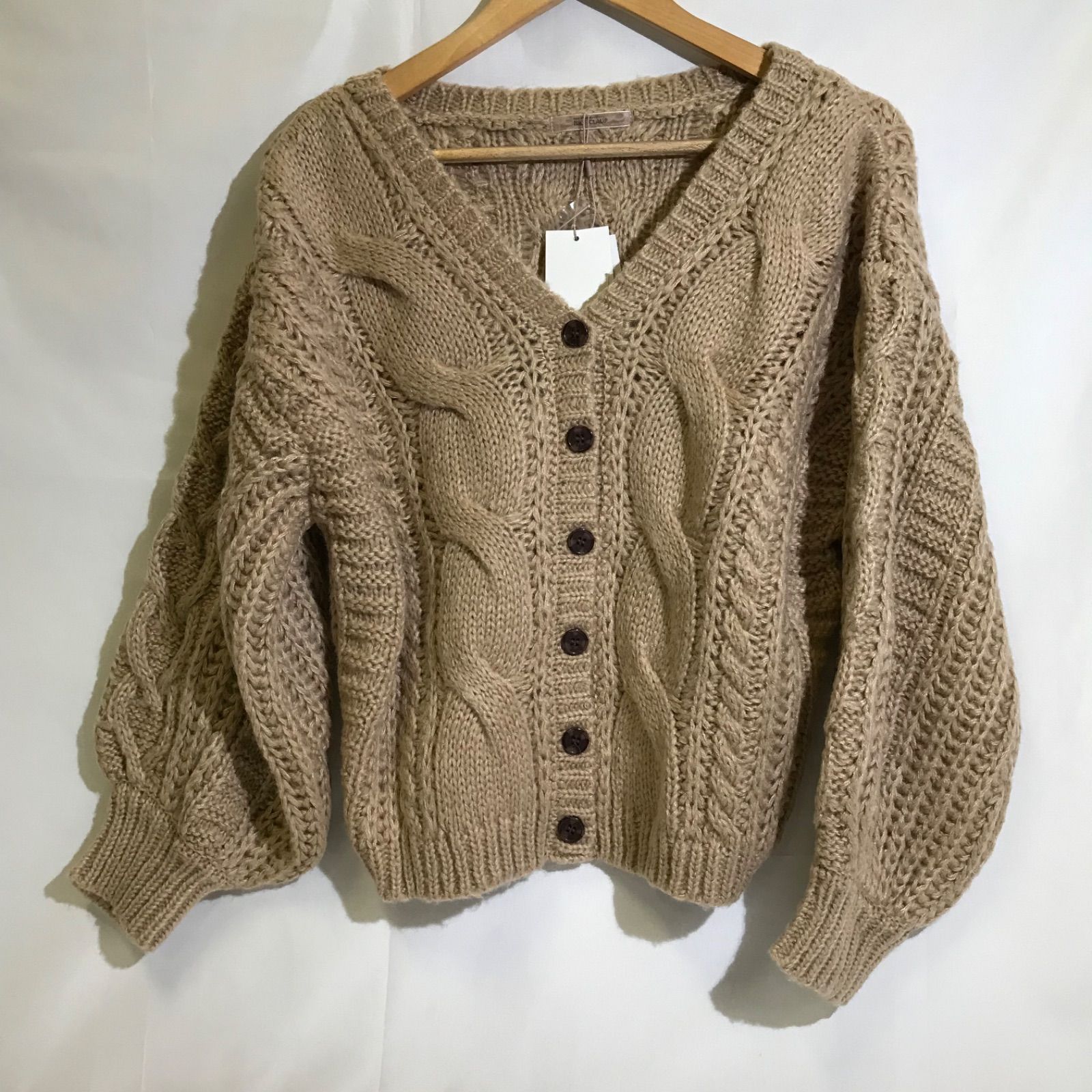 美品】NICE CLAUP ナイスクラップ カーディガン ケーブルあみ Vネック 