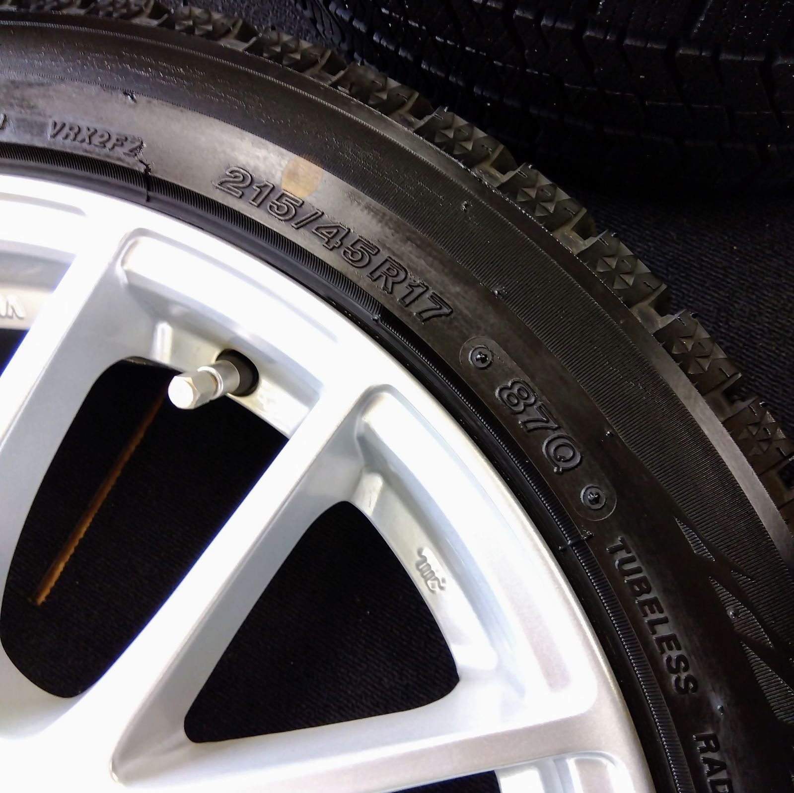 17×7J＋53】【215/45R17】中古美品 タイヤホイールセット 4本セット 