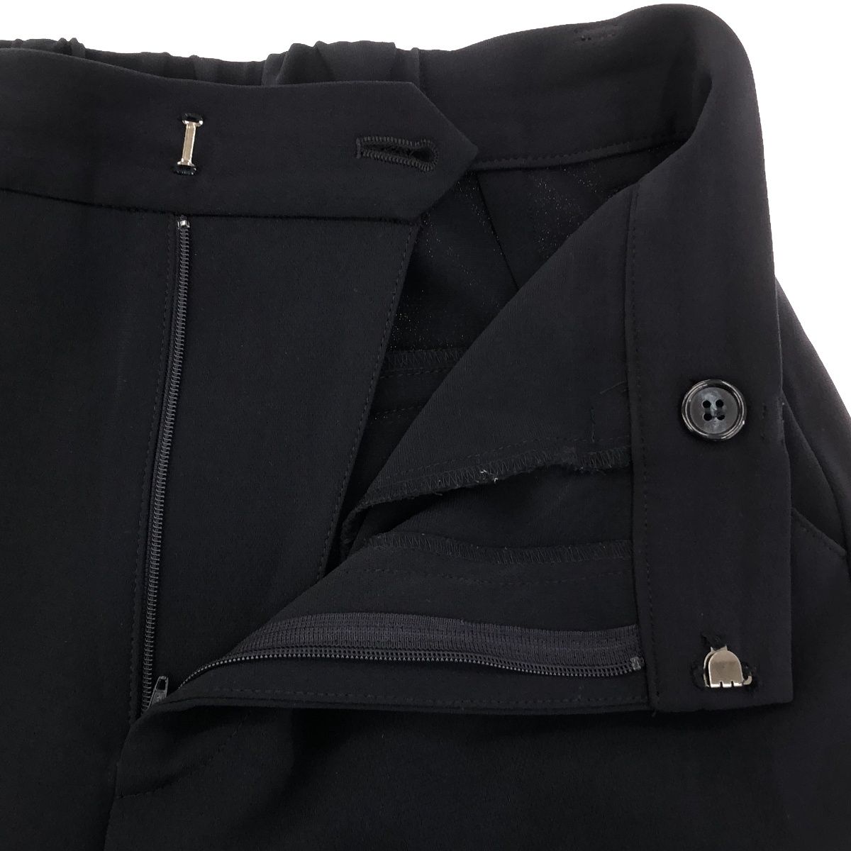 【新品・未使用】SOÉJU　センタープレスパンツ　ブラック　M センタープレスパンツ - SOÉJU online store｜上質な大人の女性