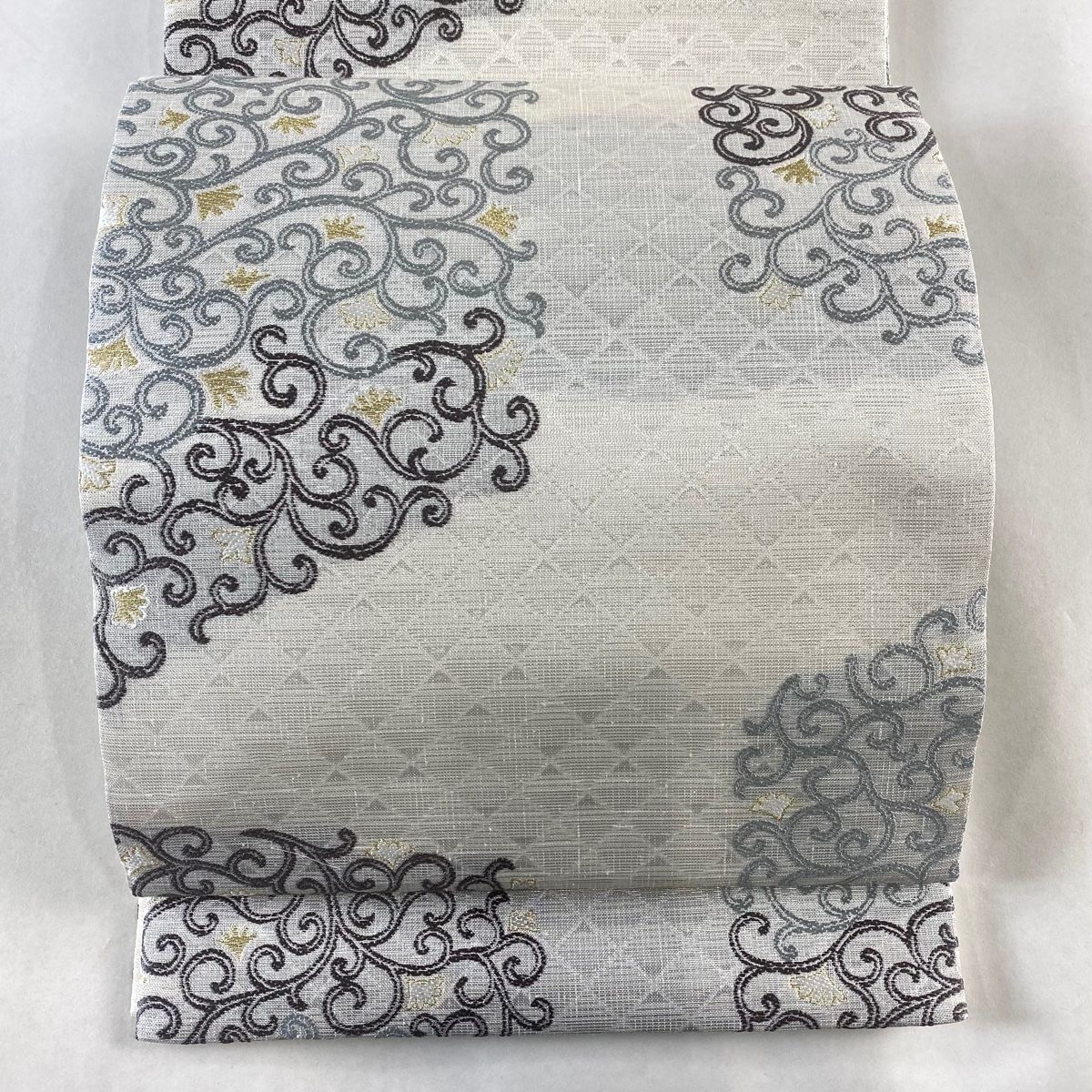 バイセル 着物 名品 袋帯 灰白 草花 唐織 銀糸 箔 六通 正絹 ☆☆☆☆ 袋帯 美品 名品 御印華文 金銀糸 箔 灰白 六通 正絹 中古