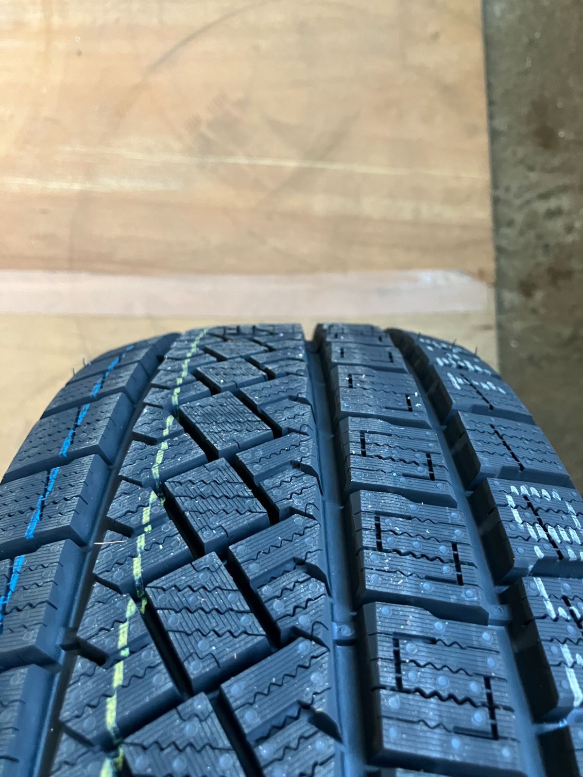 ピレリ 185 60R15 スタッドレス 製 2本セット FFCRYSTALESIA_COM