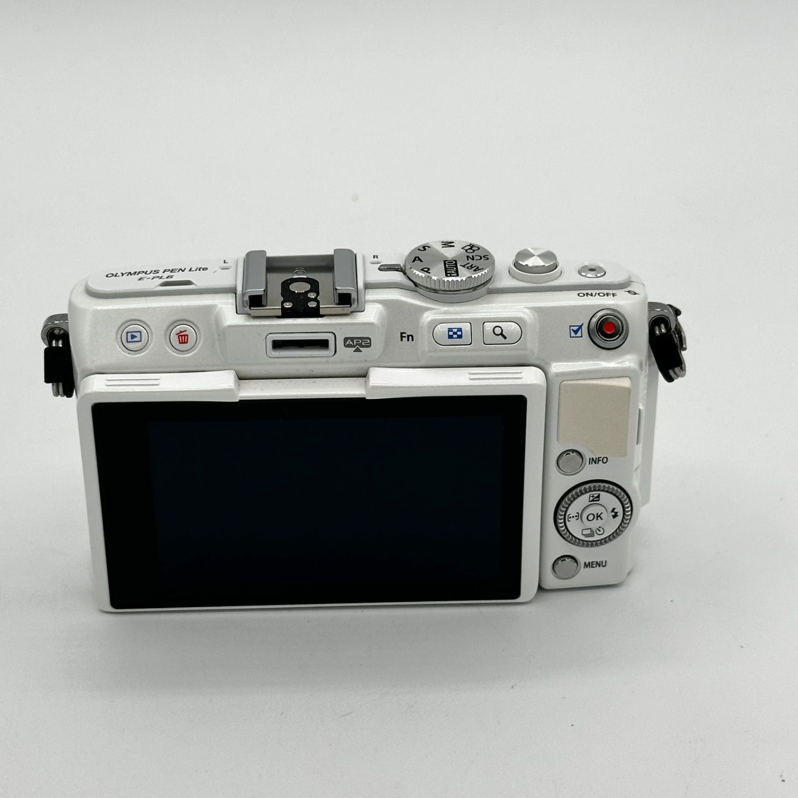 OLYMPUS ミラーレス一眼 PEN Lite E-PL6 ボディ ホワイト E-PL6