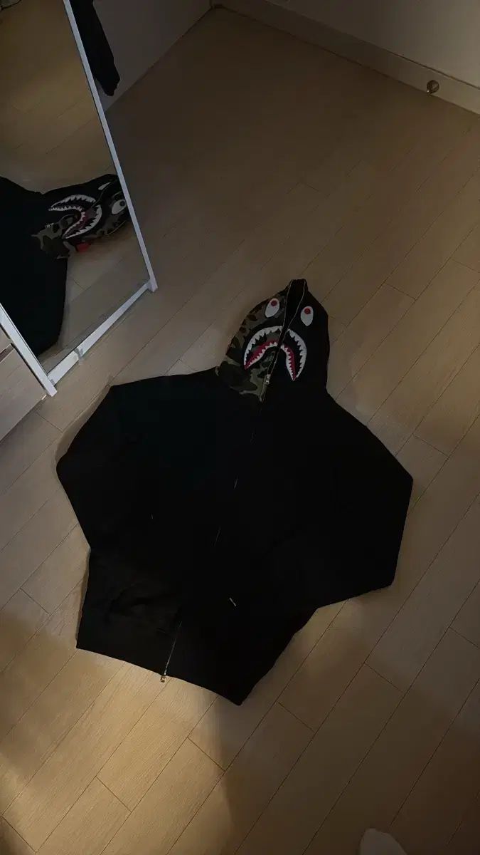 A BATHING APE アベイシングエイプ シャーク フード付き ジップアップパーカー