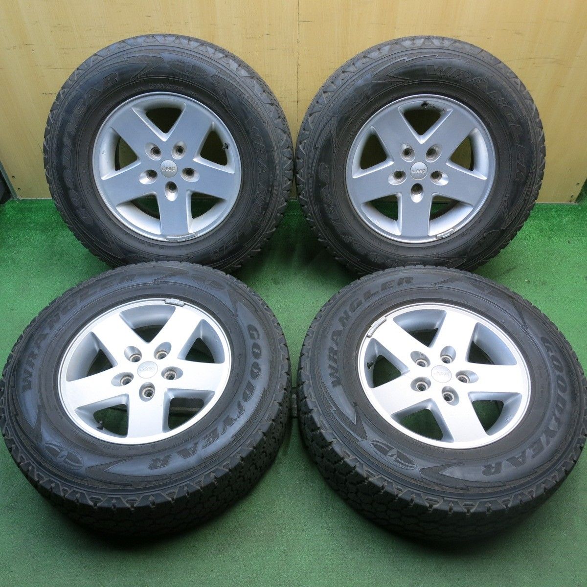 4本価格 ジープ JK ラングラー 純正 255 75R17 グッドイヤー WRANGLER 17インチ PCD127 5H 5092110HAノ
