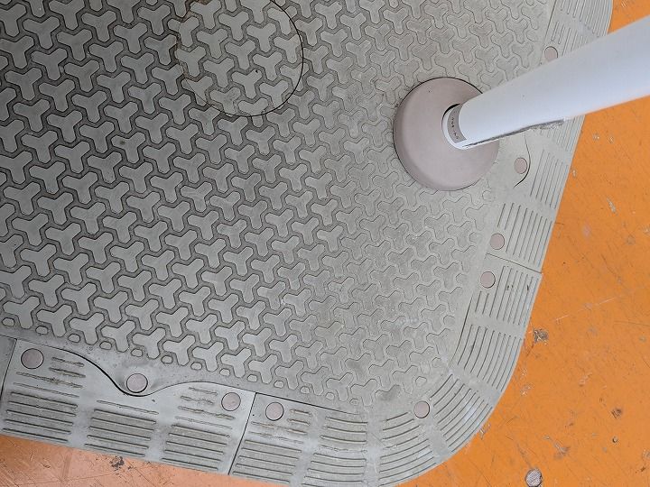  一部地域を除く パナソニックエイジフリー 自在手すり ツインディ 水廻り用 KM-25-1002-07 その他 介護用ベッド 寝具