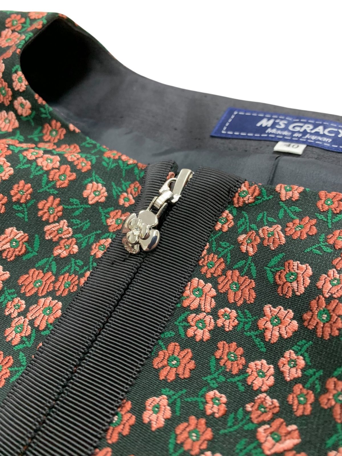 エムズグレイシー 小花柄ジャガードドレス