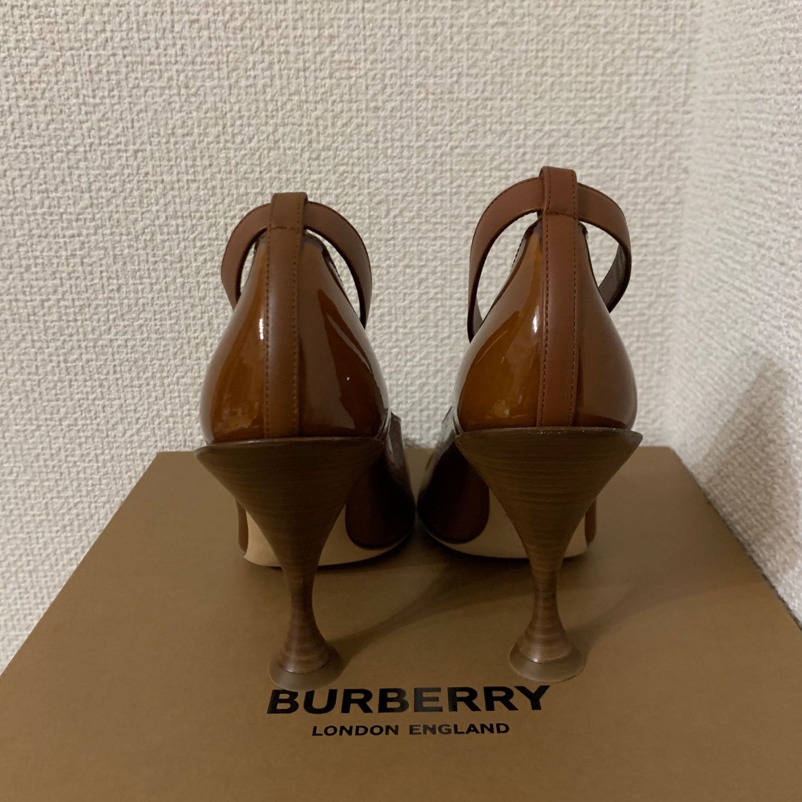 BURBERRY パテントレザーパンプス - ハイヒール/パンプス