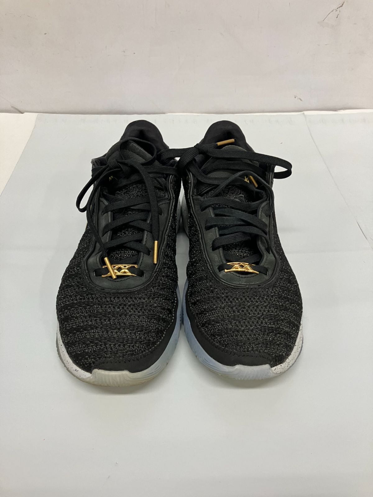 Nike Lebron 20 Black/White/Pure Platinum/Metallic Gold