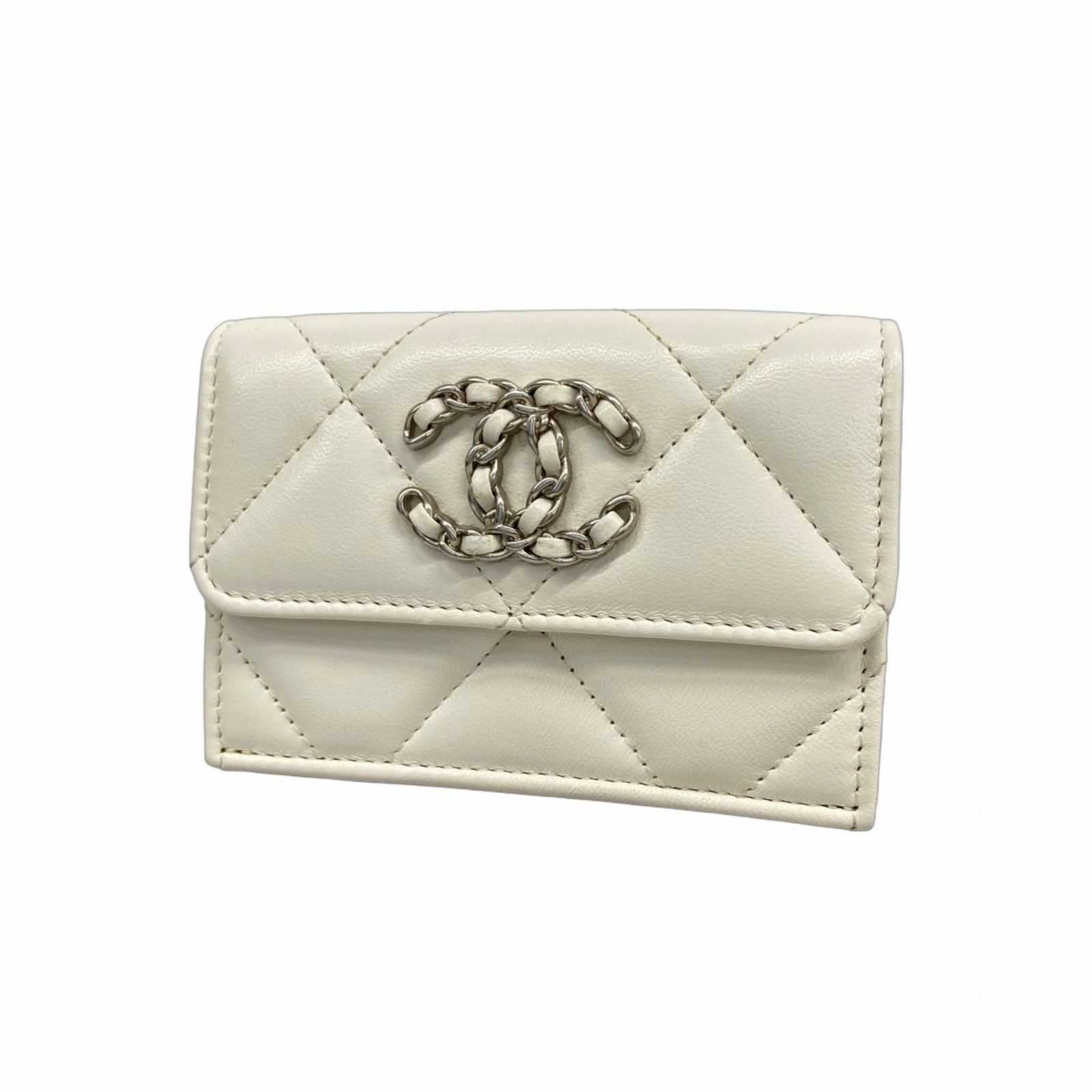シャネル(Chanel) シャネル 三つ折り財布 マトラッセ ラムスキン