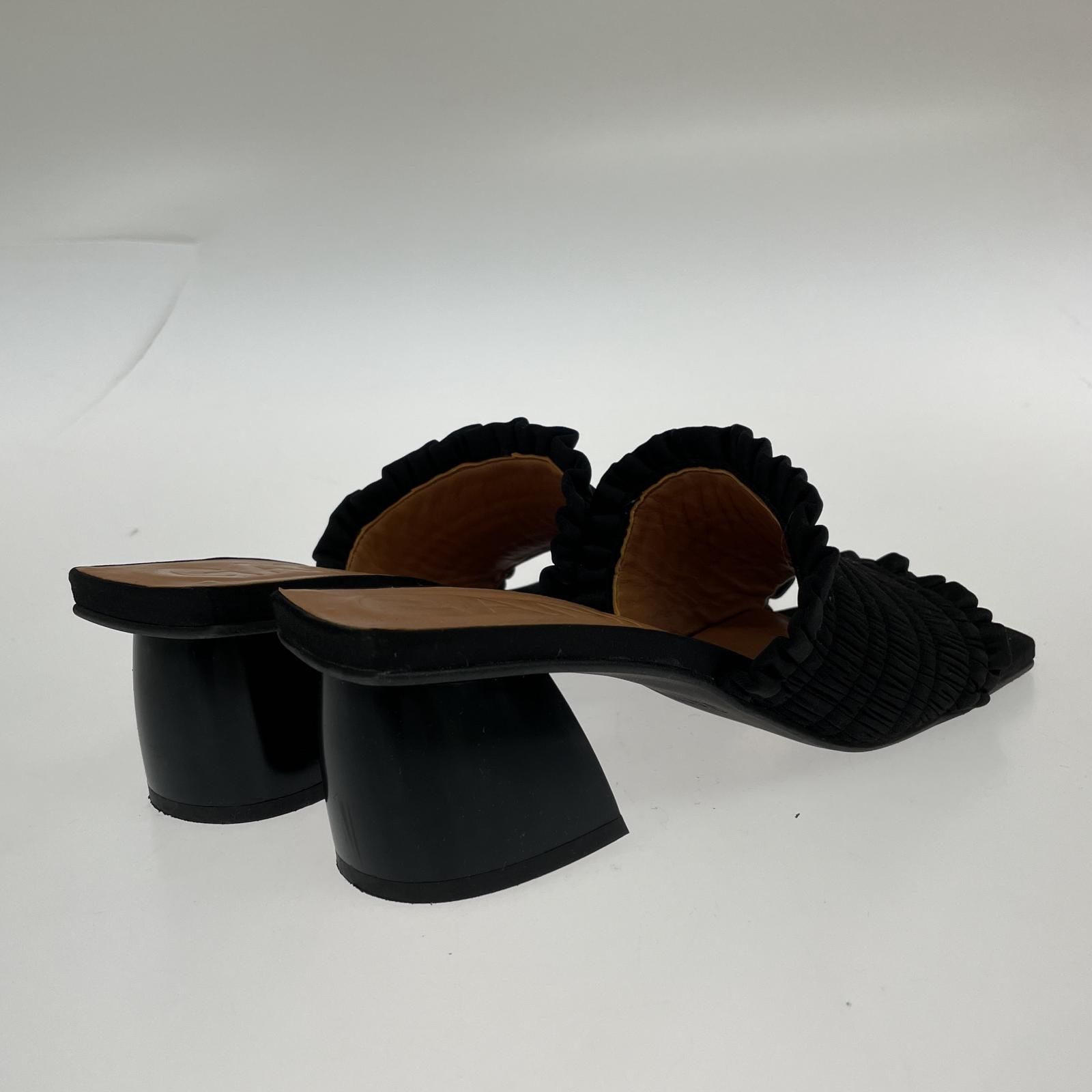 GANNIガニー フリルサンダル size38/ブラック - メルカリ