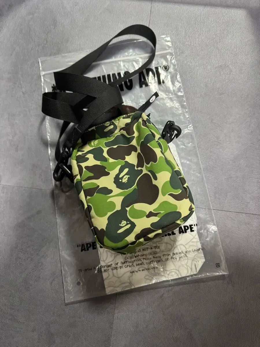 A BATHING APE(アベイシングエイプ) バッグ ape カバン