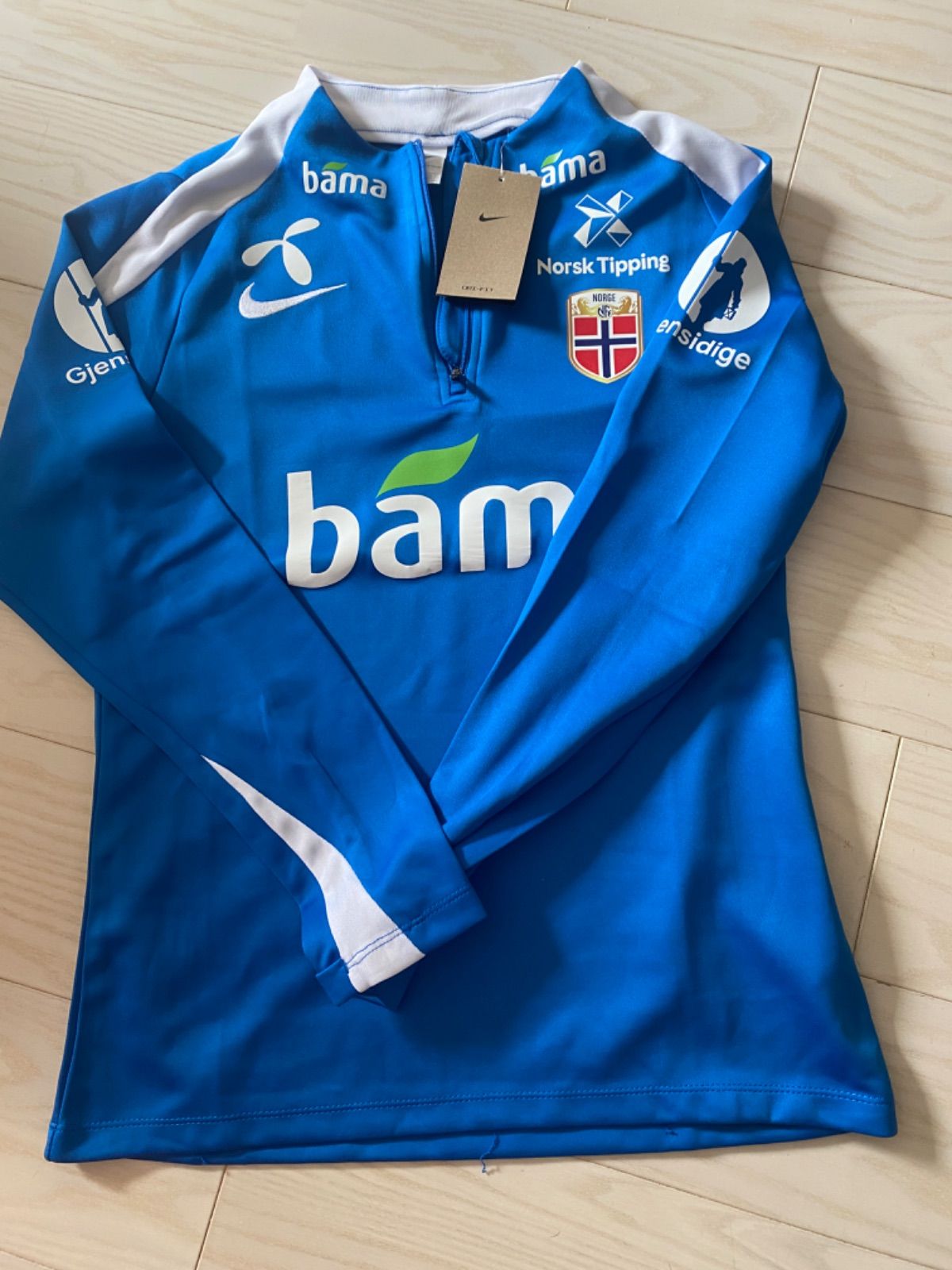 ノルウェー代表 スポンサー付き トレーニングセット - メルカリ