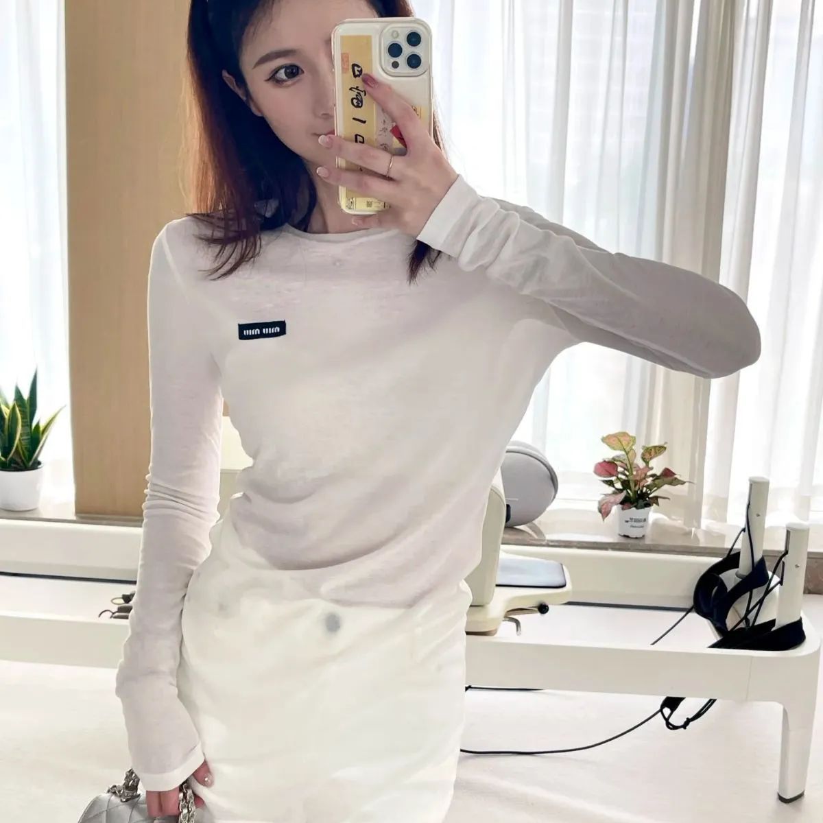 24新しいMiumiuミュー/新しい✓✓✓薄手の日焼け止め長袖女性用T 