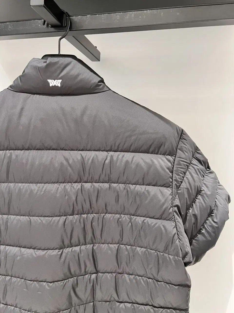 ハーフジップ 軽量ダウン