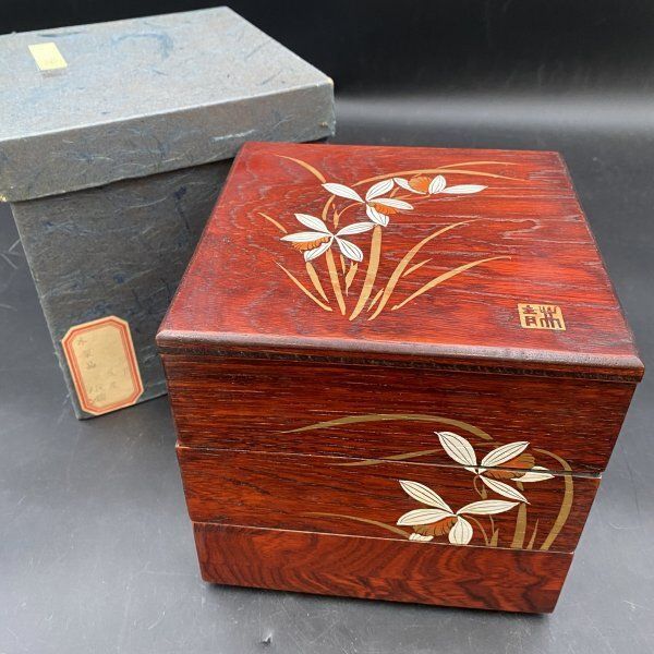 G0526Y54 木製三段重 花柄 菖蒲？ 三段重 重箱 木製漆器 中古 - メルカリ