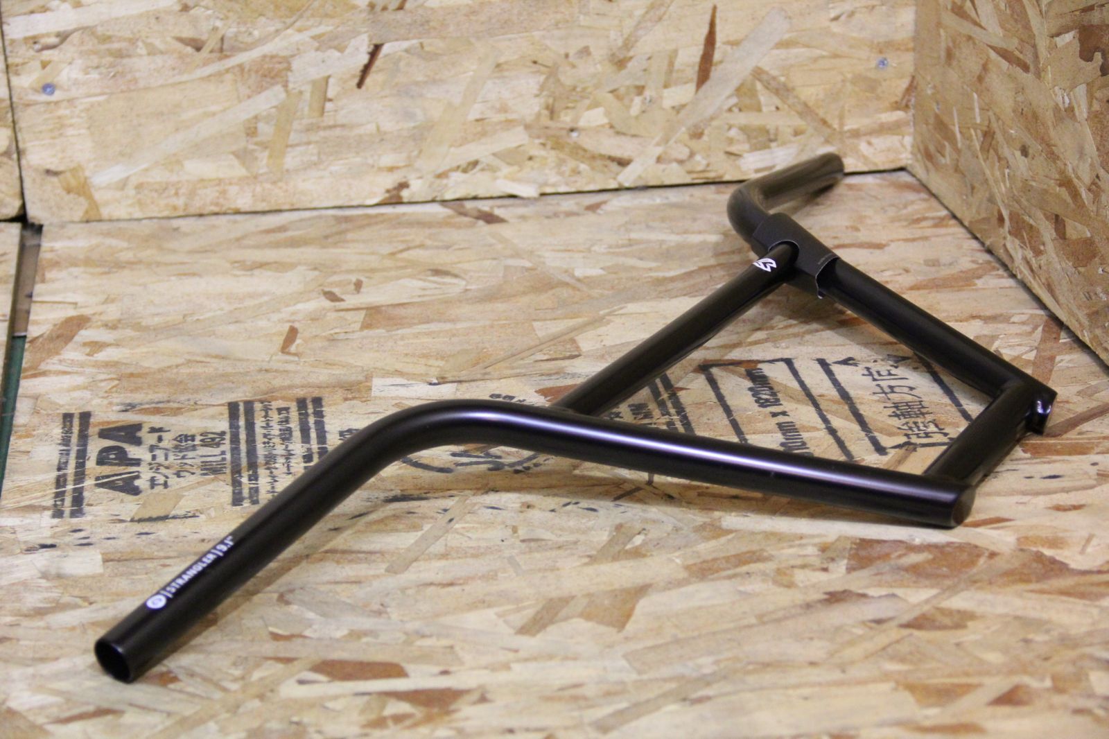 BMXハンドル ECLAT STRANGLER 4PC 9.1 BAR BK - メルカリ