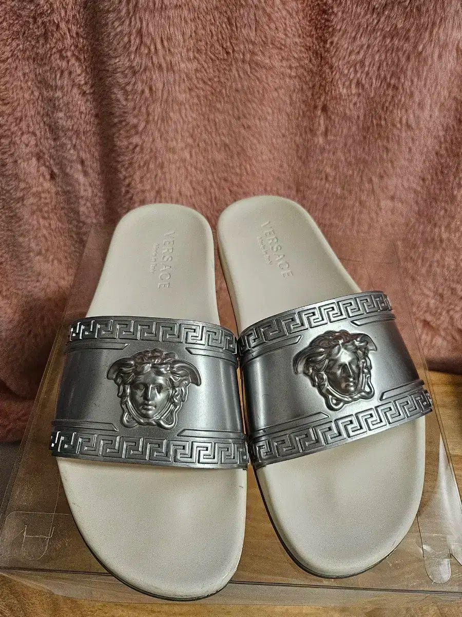 Versace ヴェルサーチェ スリッパ