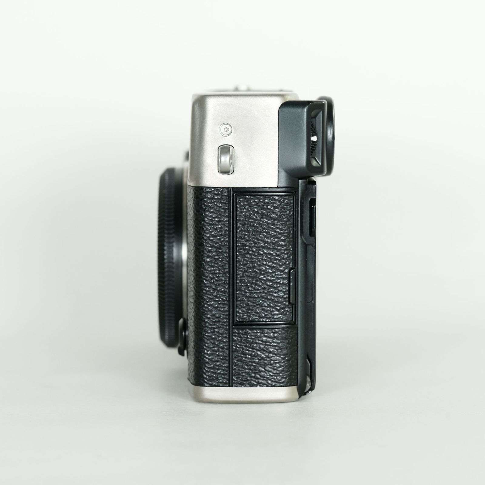 シャッター数4792回｜FUJIFILM X-E3 [ボディ シルバー] シャッター数4792回｜FUJIFILM X-E3 [ボディ シルバー] - メルカリ