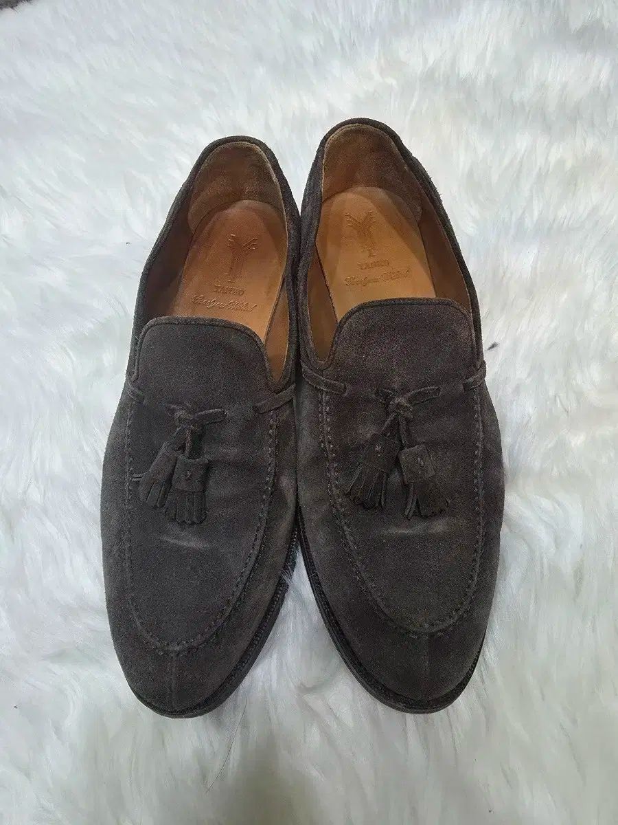 YANKO スウェード タッセル ローファー