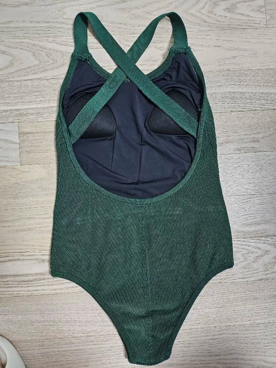 FOXY スイムウェアー　　ワンピースブラック　新品 FOXY スイムウェアー ワンピースブラック 新品 2025年最新