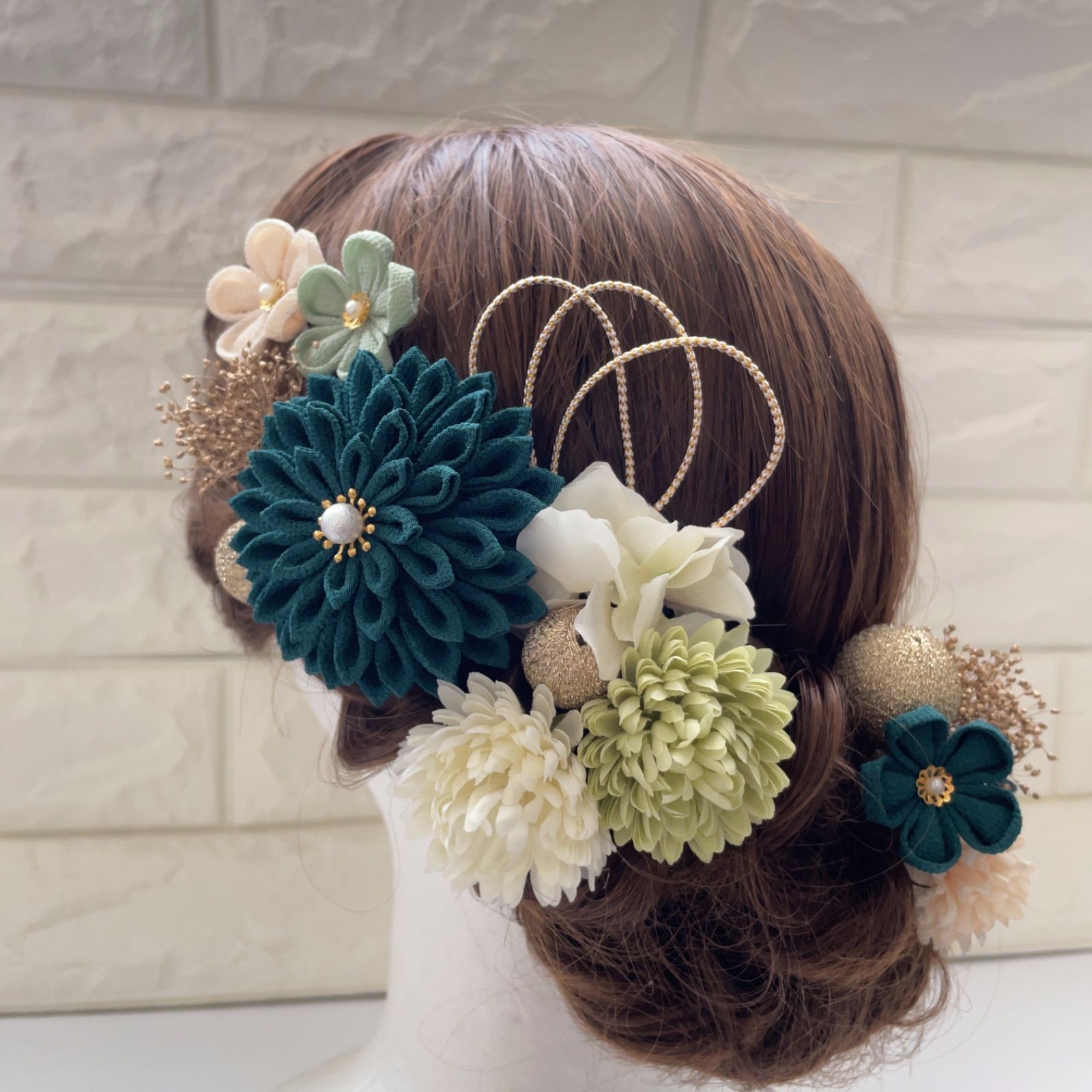 成人式の髪飾り新品❗️ 成人式 髪飾り シルバーパールミックス ランダムボールチェーン