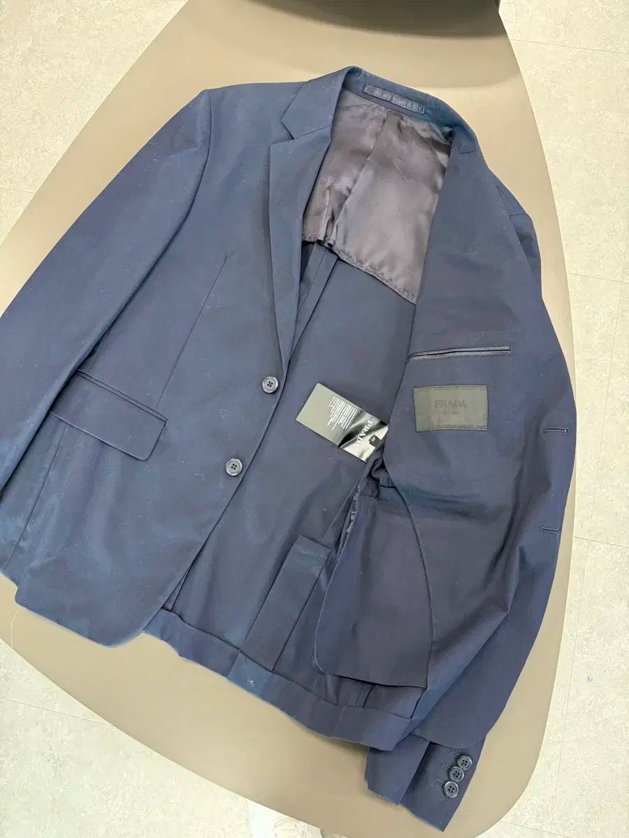 【雷市場（ポンジャン）商品韓国直送】 PRADA(プラダ) スーツ ジャケット
