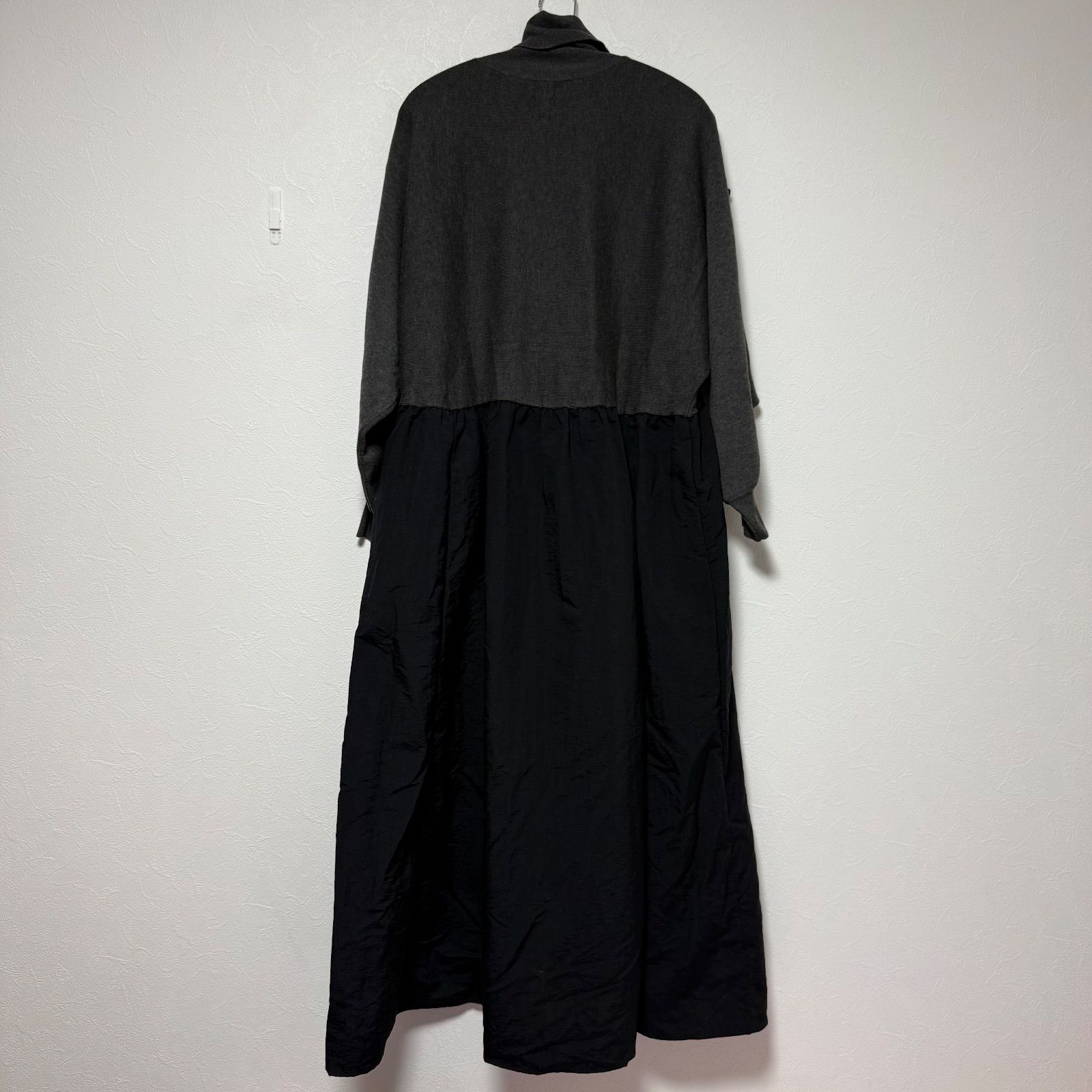 ビアズリー ニットコンビギャザーワンピース ブラック グレー - メルカリ