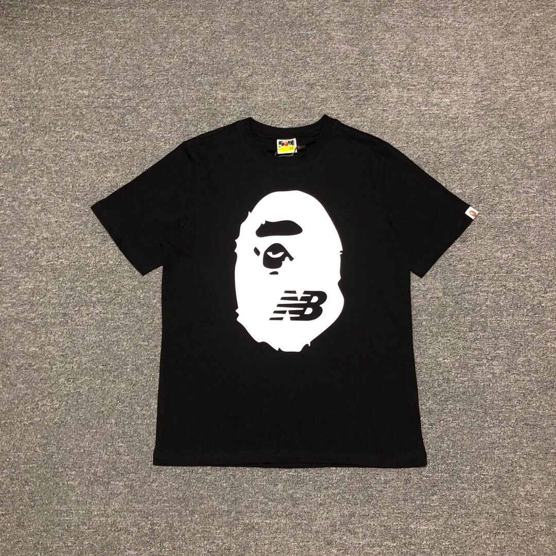 【2色選択可能】A BATHING APE × NB  Tシャツ 男女兼用