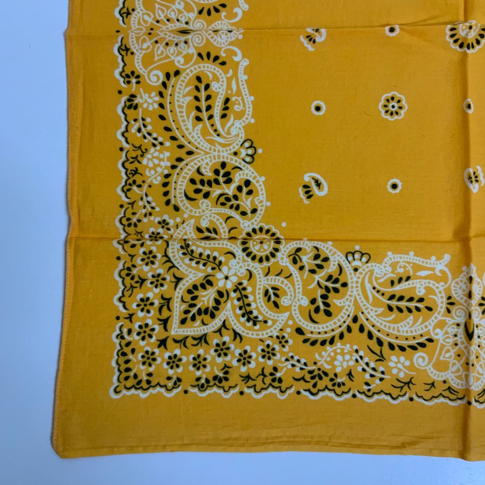 クッキー ライトイエロー パリス 13960 ビンテージバンダナ 1563 70s 70年代 ヴィンテージバンダナ FAST COLOR RN 13960 黄色