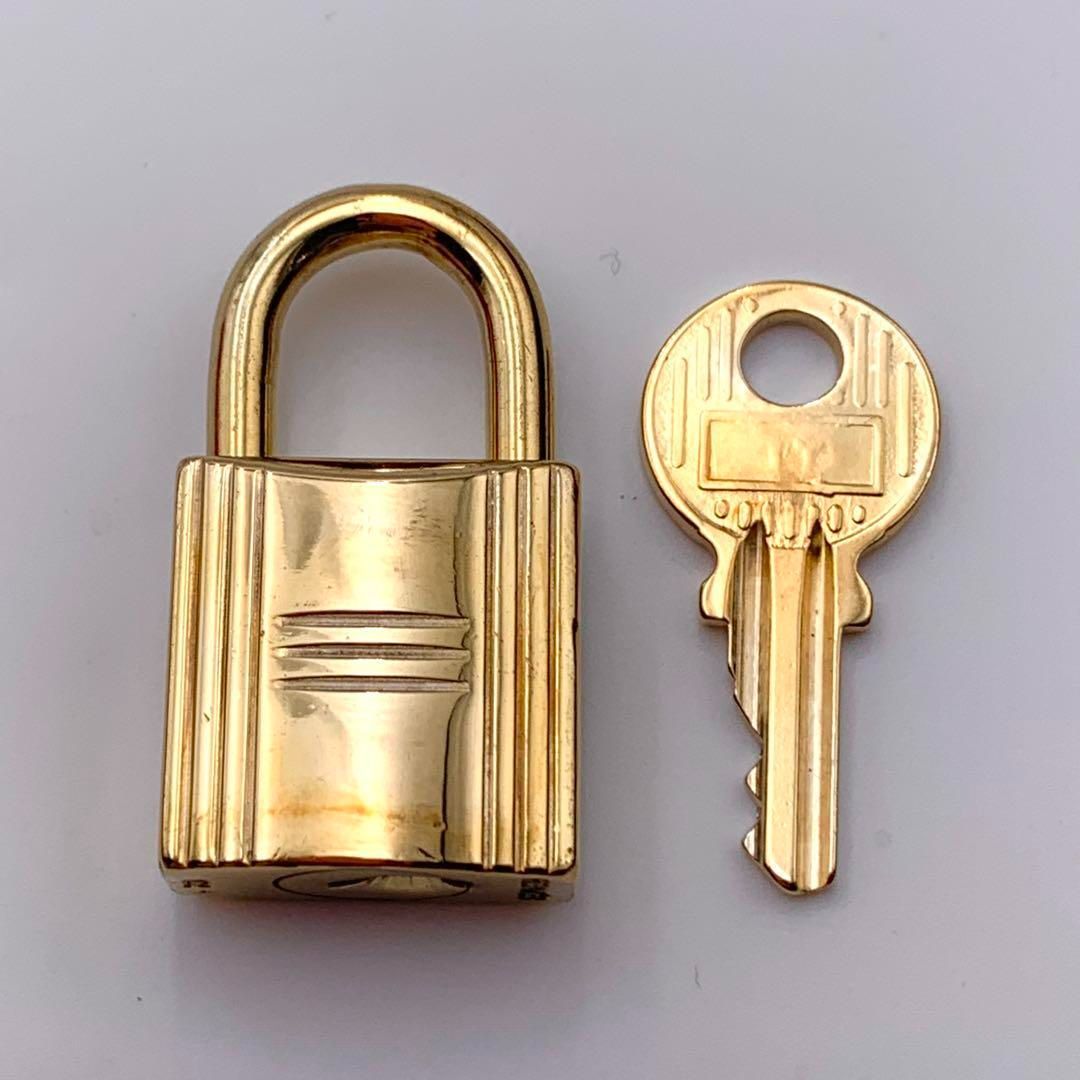 HERMES エルメス カデナ　24Kメッキ　No.102　102番　鍵付き HERMES エルメス カデナ 24Kメッキ No.102 102番 鍵付き
