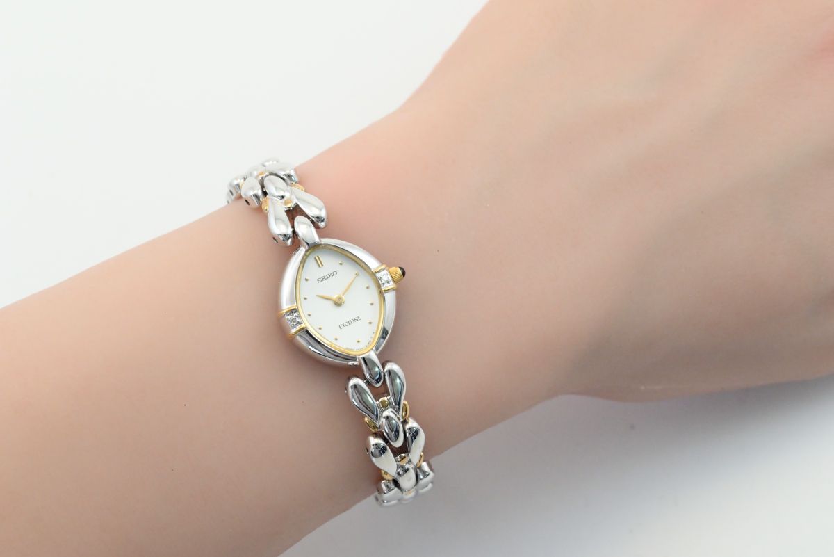 美品 電池交換済 SEIKO EXCELINE エクセリーヌ 2Pダイヤ 1F20