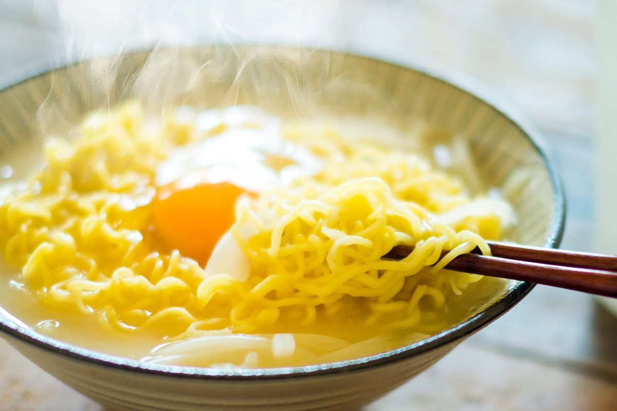 激安 3箱買い90食分 お徳用 九州博多庶民の豚骨ラーメンNO1