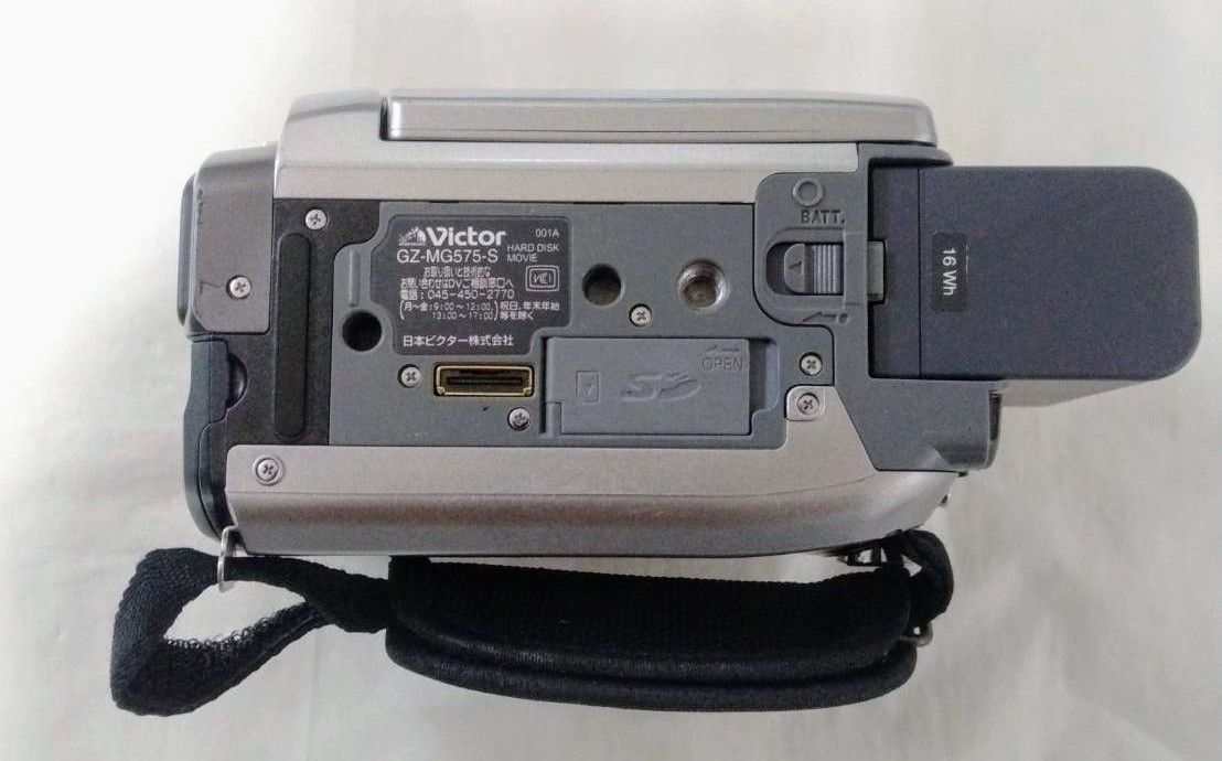 VICTOR ビクタ一 Everio GZ-MG575-S ビデオカメラ - メルカリ