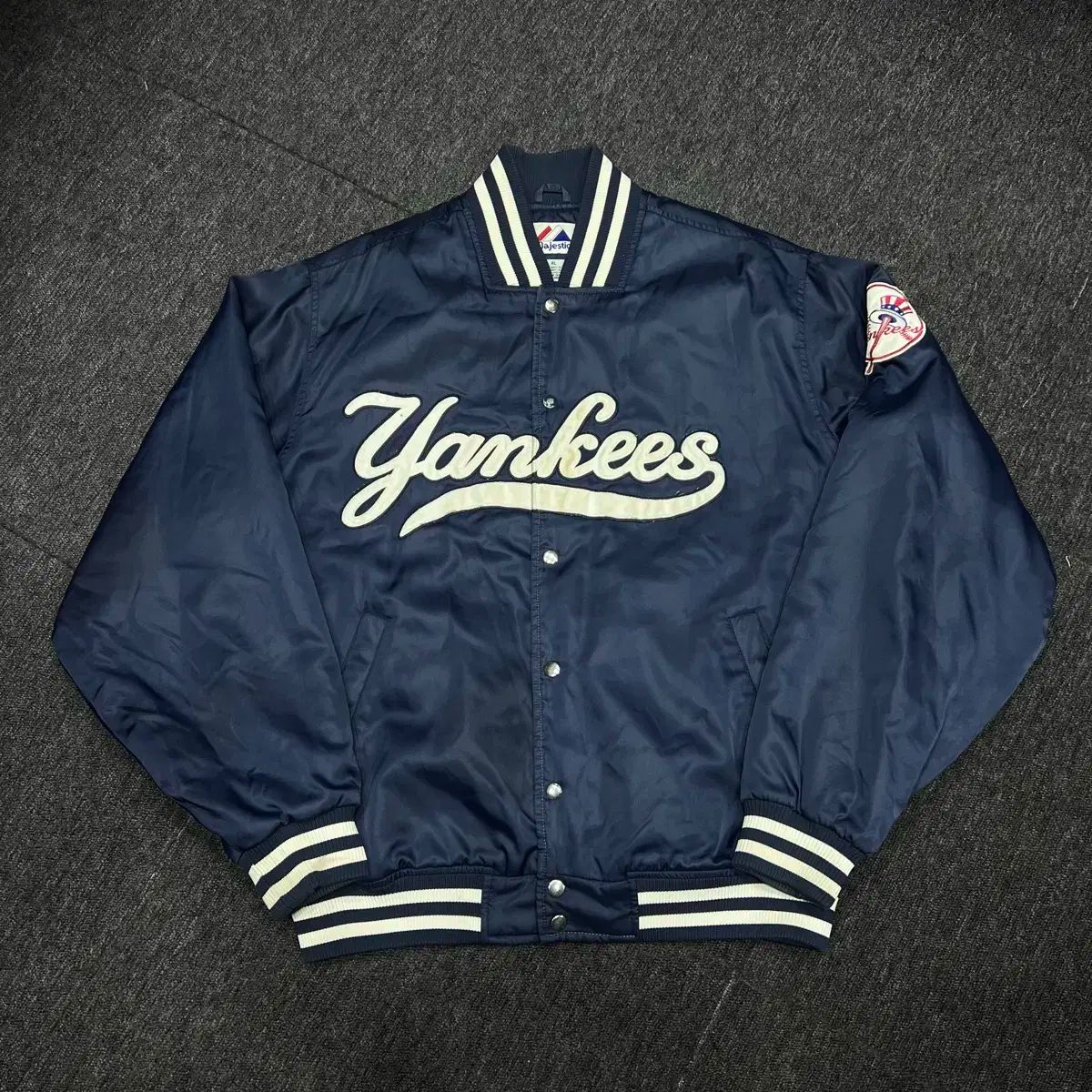 Majestic マジェスティック ニューヨーク ヤンキース スタジャン ジャケット
