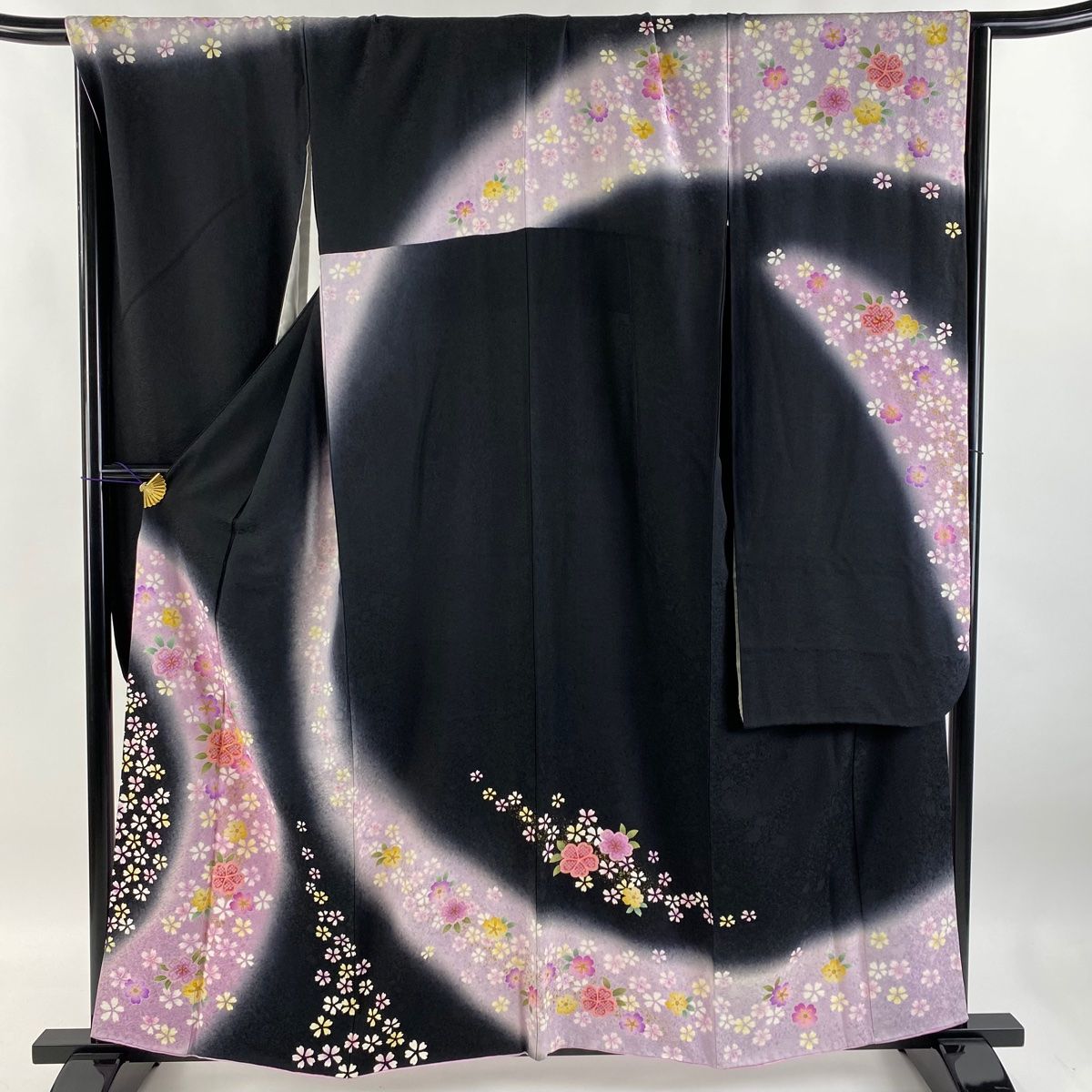 振袖 身丈158.5cm 裄丈69.5cm L 袷 桜 金糸 金彩 黒 正絹 美品