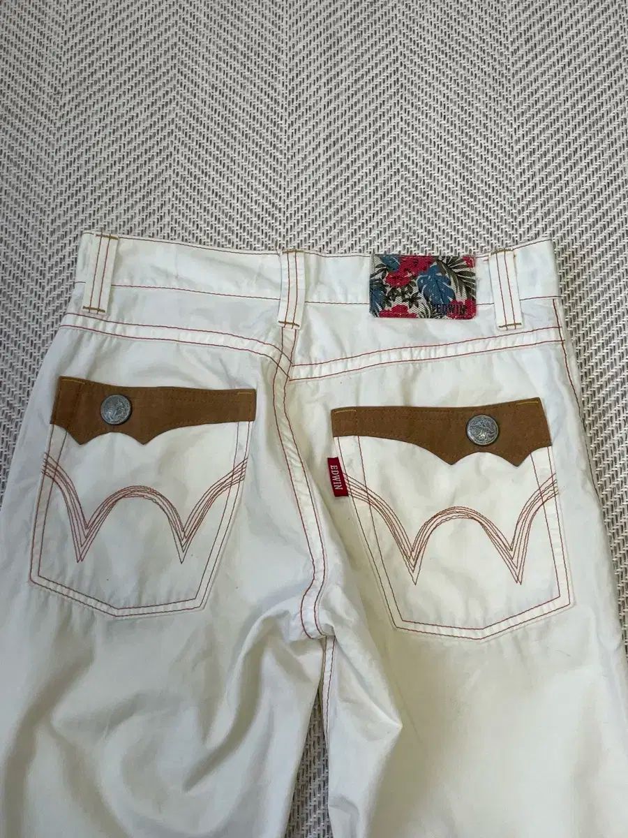 EDWIN ウェスタン ネイティブ アメリカン スウェード トリム パンツ J03199