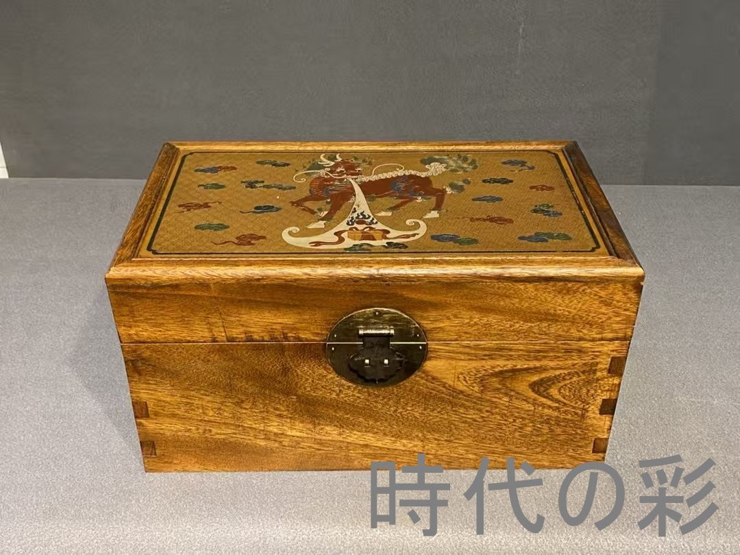 中国古美術 旧家蔵出 花梨木 彫刻 漆塗り彫刻 麒麟献瑞 百宝収納箱 手作り 細密彫 木製工芸品 文房置物 唐物 古玩 古民具 古置物 東洋彫刻 清時代 R07100618